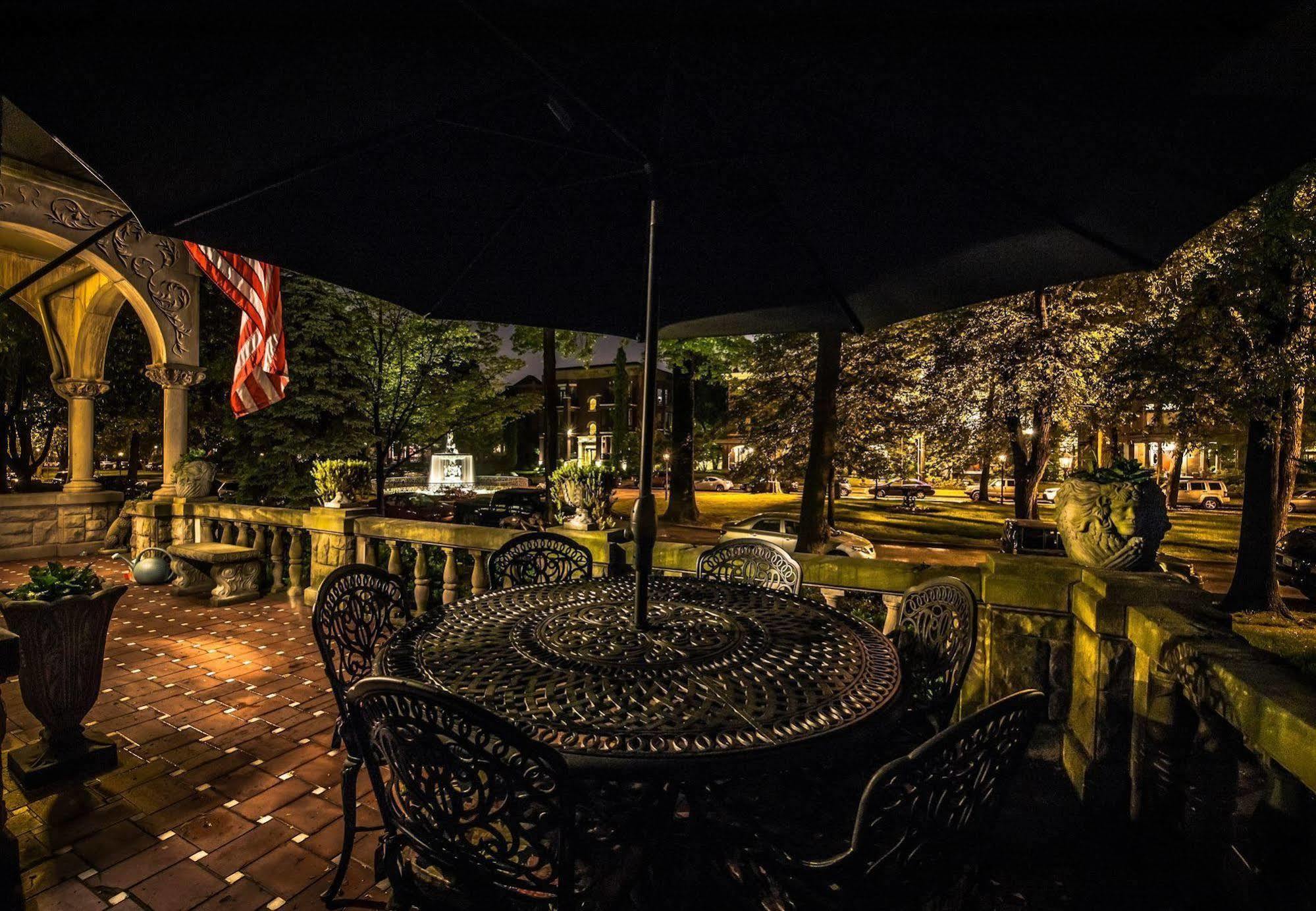 Inn At St James Court 루이빌 외부 사진